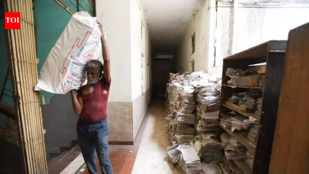 आधारमधील त्रुटींमुळे राज्यातील ऑनलाइन रजा आणि परवाना नोंदणीमध्ये व्यत्यय येतो