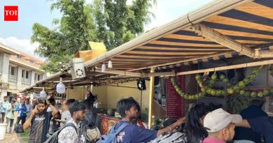 पुणे रेल्वे स्थानकावरील खाद्यपदार्थांची दुकाने एलपीजीच्या टंचाईमध्ये तरंगत राहण्यासाठी धडपडत आहेत