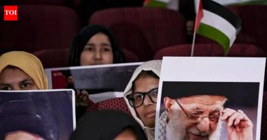 शिया उत्सव वगळतील, खामेनी यांच्या मृत्यूबद्दल शोक व्यक्त करतात