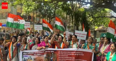 खरात प्रकरणातील सहकारी सूत्रधार म्हणून चाकणकर यांचे नाव घ्या: विरोधक आणि मनसे