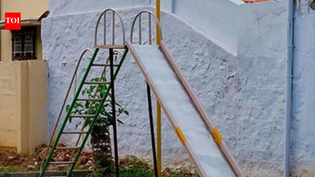 स्लाईड पडून मुलीचा (4) मृत्यू झाल्याप्रकरणी गृहनिर्माण संस्थेच्या पदाधिकाऱ्यांवर गुन्हा दाखल