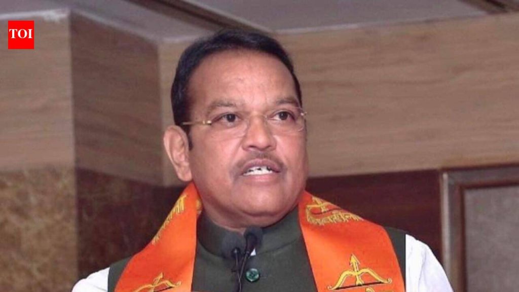 सेनेच्या (यूबीटी) 6 खासदारांशी वर्षभर चर्चा सुरू, काही आमदारही पक्ष बदलू शकतात: मावळचे खासदार बारणे