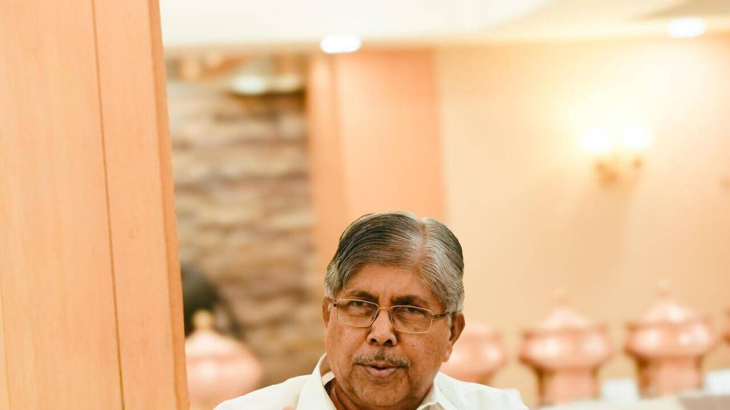 SPPU शिक्षक भरती डिसेंबरपर्यंत, कायदा महाविद्यालयांना बार कौन्सिल ऑफ इंडियाच्या मान्यतेसाठी सहा महिन्यांची मुदत पुणे बातम्या