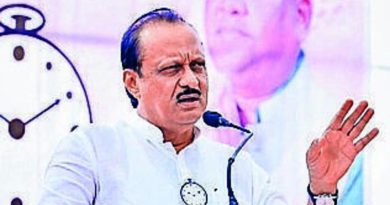 कोषागार नियंत्रकांपासून याचिकाकर्त्यांपर्यंत: राष्ट्रवादी काँग्रेसच्या निवडून आलेल्या सदस्यांनी अजित पवार यांच्या निधनानंतर निधी संथ होत असल्याची तक्रार केली.